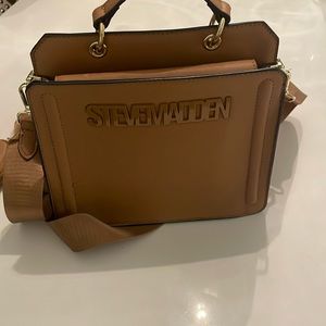 Steve Madden camel brown BEVELYN bag.